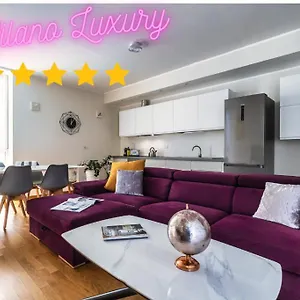  Appartamento 5 Min Walk From Subway Elegant & Modern