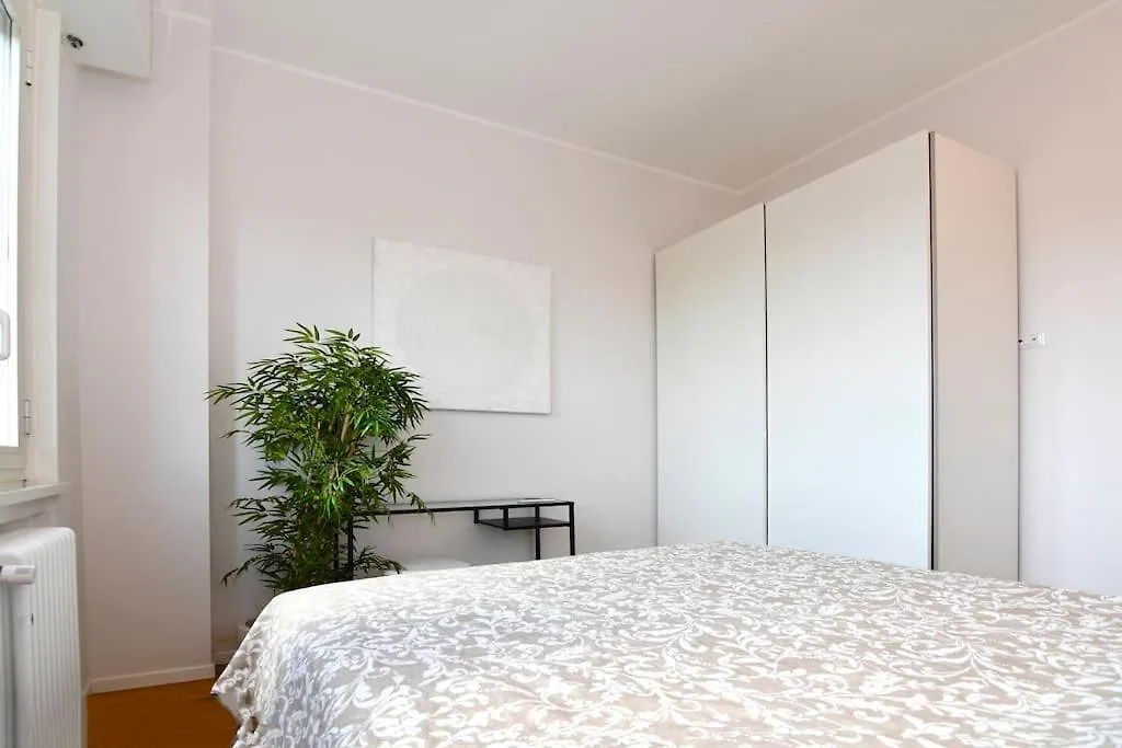 Duomo 10 Minuti Attico Con Suite Milánó Apartman
