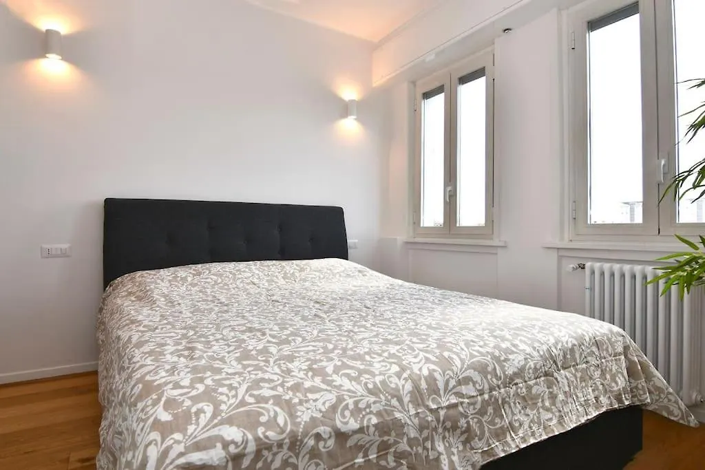 Apartman Duomo 10 Minuti Attico Con Suite Milánó