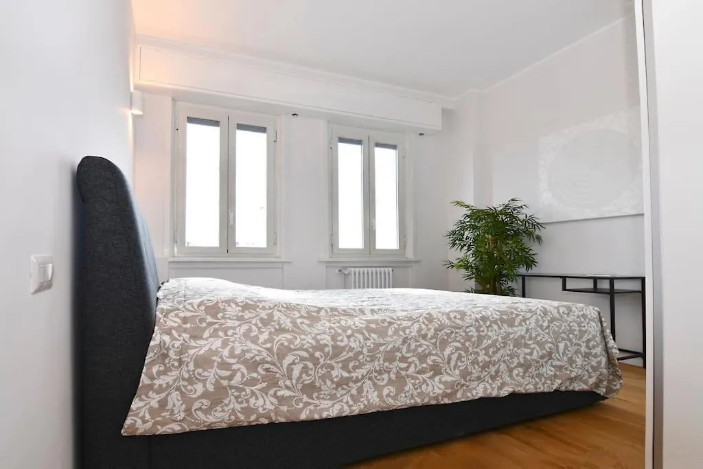 Duomo 10 Minuti Attico Con Suite Milánó Apartman